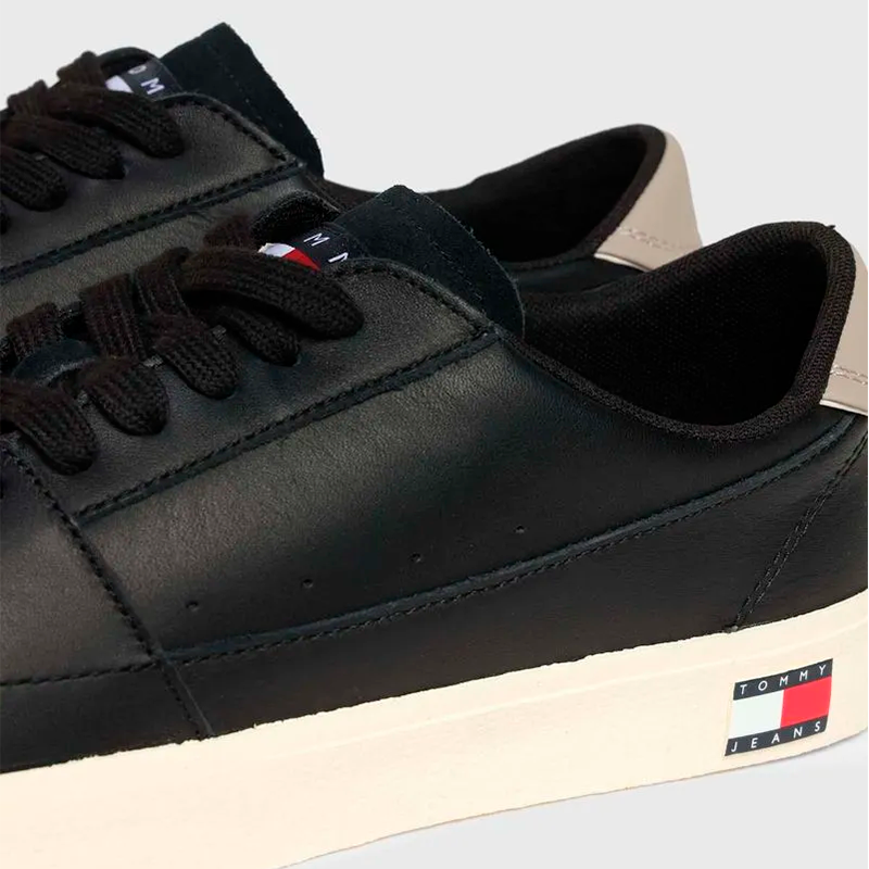 Tommy Essential