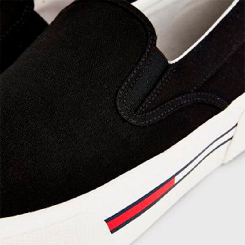Tommy Slips